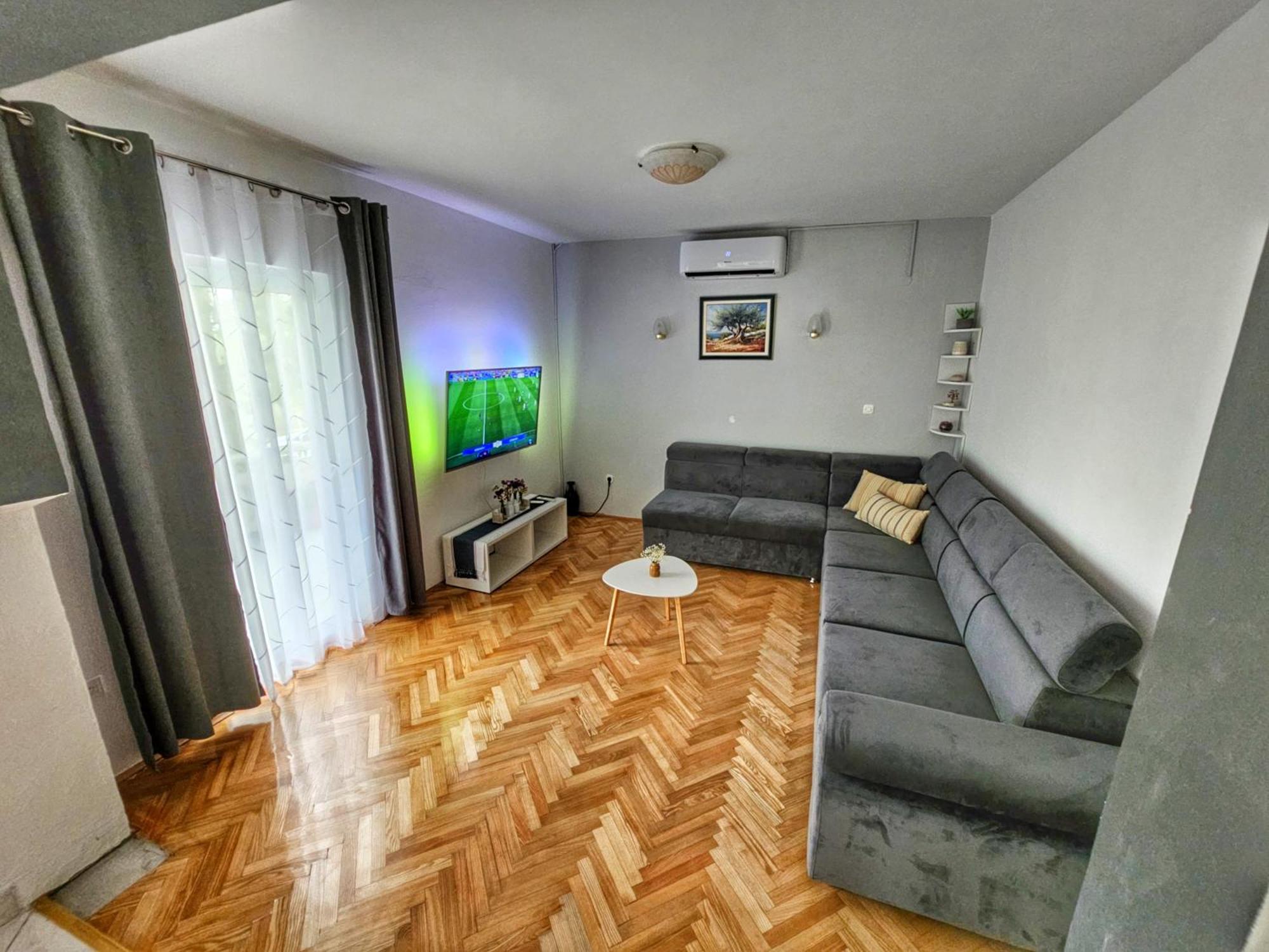 House Rose With Garden And Pool Villa Ljubac  Ngoại thất bức ảnh