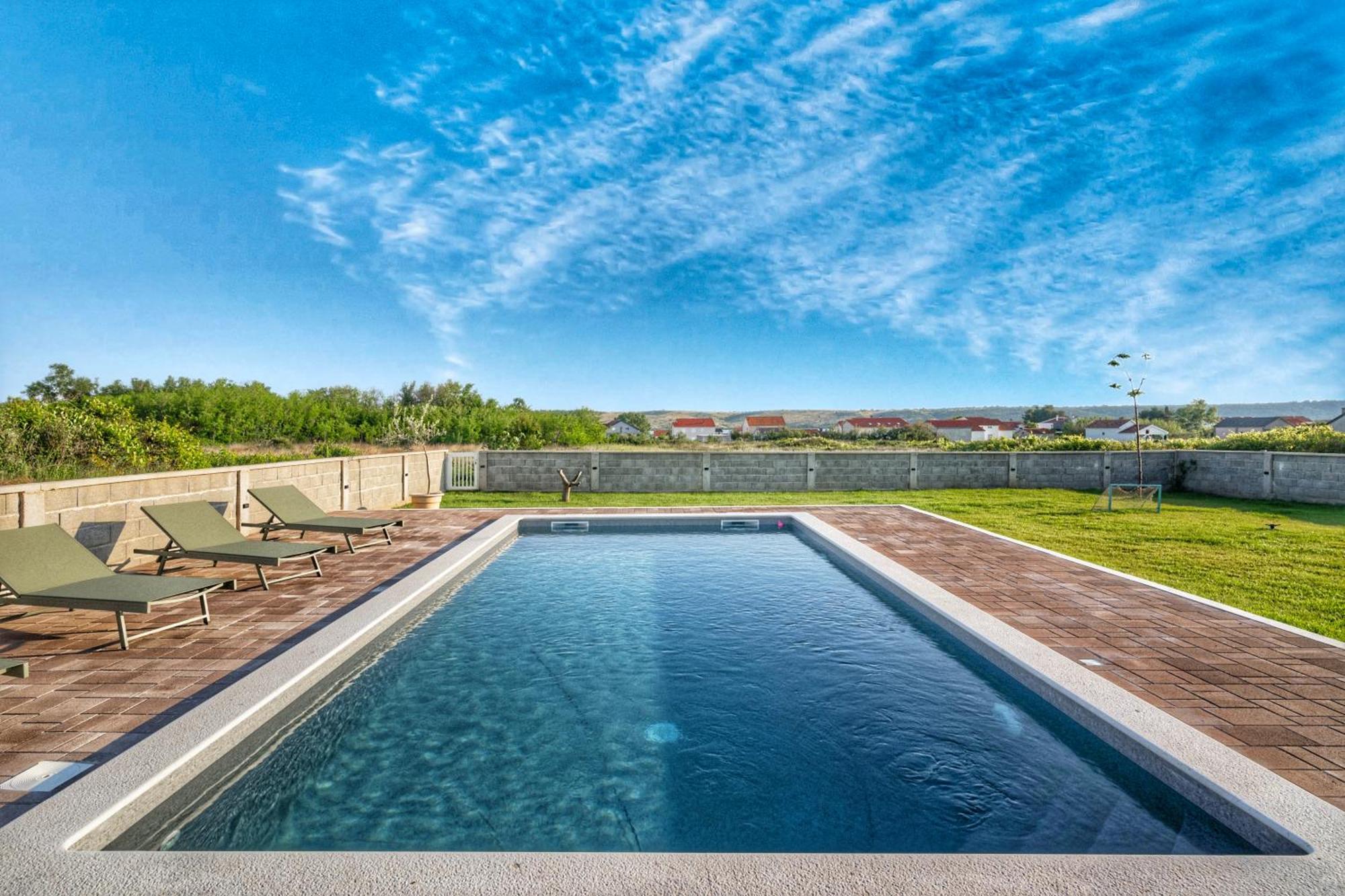 House Rose With Garden And Pool Villa Ljubac  Ngoại thất bức ảnh